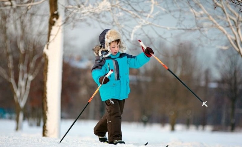 як навчити дитину кататися на лижах